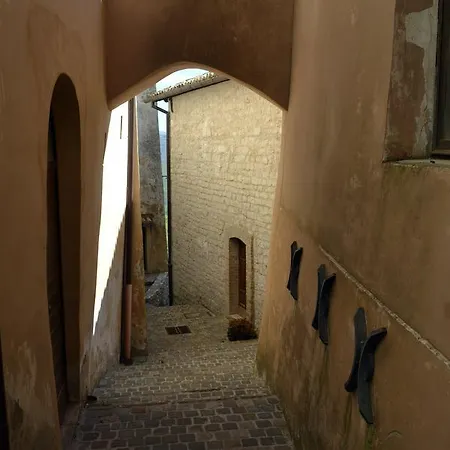 Castello Di Cammoro *